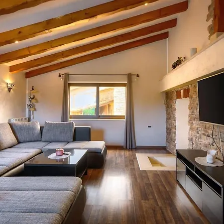 Casa Darija With Pool And Grill In Novigrad *