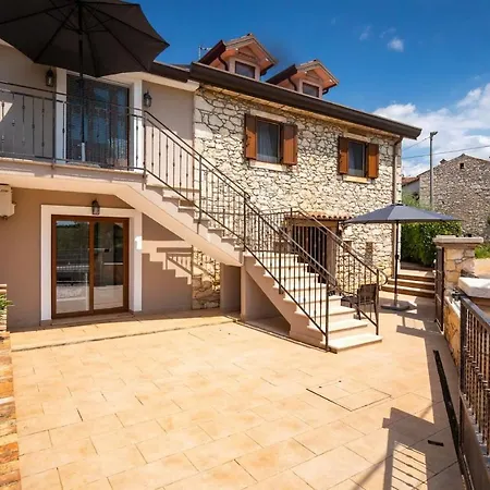 Casa Darija With Pool And Grill In Novigrad *
