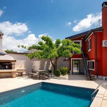 Casa Darija With Pool And Grill In Novigrad *