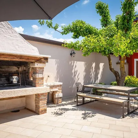 Nyaraló Casa Darija With Pool And Grill In Novigrad Nova Vas